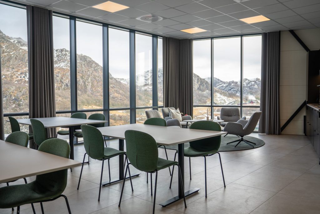 SB40 51 - Bølgen Reklamebyrå